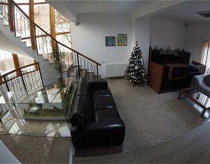 Maison 6 chambres à louer dans Cluj-napoca, zone Andrei Muresanu