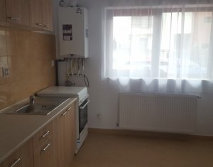 Maison 4 chambres à louer dans Floresti