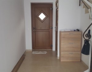 Maison 4 chambres à louer dans Floresti