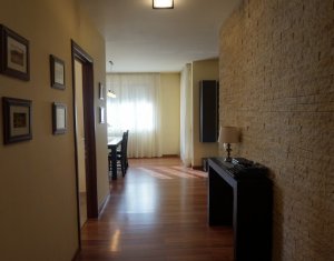 Maison 6 chambres à vendre dans Cluj-napoca, zone Andrei Muresanu