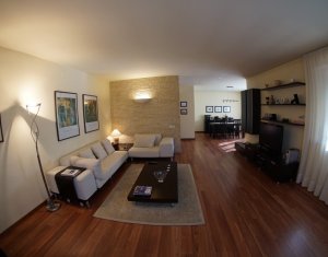 Maison 6 chambres à vendre dans Cluj-napoca, zone Andrei Muresanu