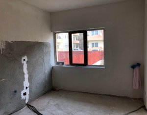 Maison 4 chambres à vendre dans Floresti