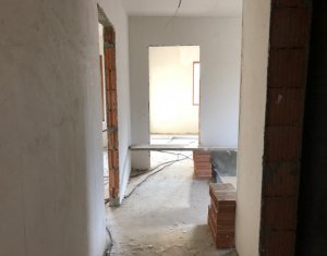 Maison 4 chambres à vendre dans Floresti