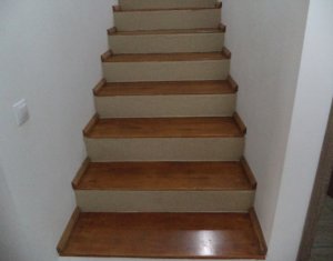 Maison 5 chambres à vendre dans Floresti
