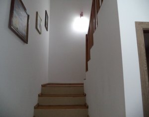 Maison 5 chambres à vendre dans Floresti
