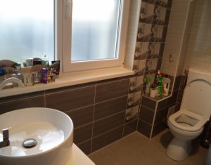 Maison 5 chambres à vendre dans Floresti