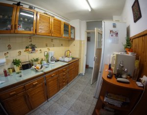 Appartement 3 chambres à louer dans Cluj-napoca, zone Marasti