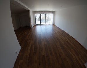 Maison 3 chambres à vendre dans Campenesti