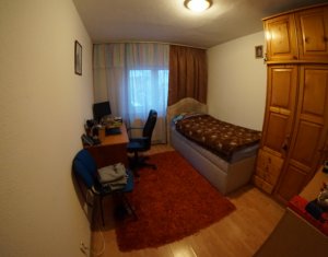 Appartement 4 chambres à vendre dans Cluj-napoca, zone Plopilor