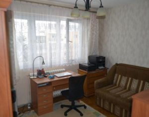 Appartement 4 chambres à vendre dans Cluj-napoca, zone Manastur