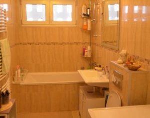 Appartement 4 chambres à vendre dans Cluj-napoca, zone Manastur