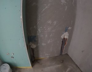 Appartement 3 chambres à vendre dans Cluj-napoca, zone Intre Lacuri