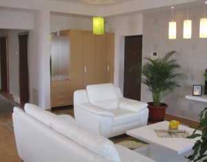 Appartement 3 chambres à vendre dans Cluj-napoca, zone Andrei Muresanu