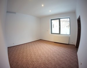 Appartement 3 chambres à louer dans Cluj-napoca, zone Centru