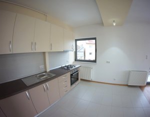 Appartement 3 chambres à louer dans Cluj-napoca, zone Centru