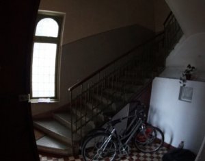 Appartement 4 chambres à vendre dans Cluj-napoca, zone Centru