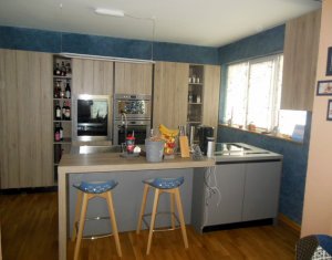 Maison 4 chambres à vendre dans Floresti