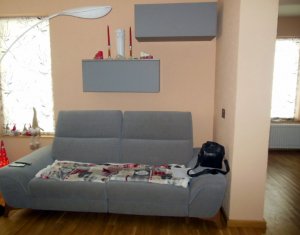 Maison 4 chambres à vendre dans Floresti
