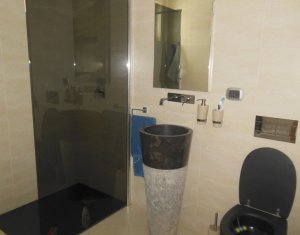 Maison 4 chambres à vendre dans Floresti