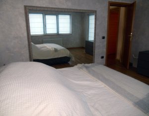 Maison 4 chambres à vendre dans Floresti