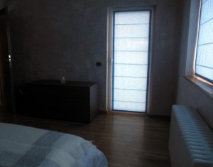Maison 4 chambres à vendre dans Floresti