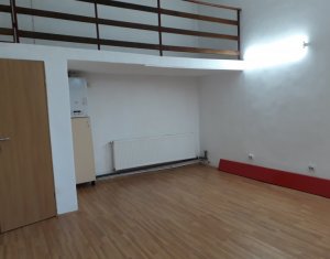 Bureau à louer, 35m2 dans Cluj-napoca, zone Centru