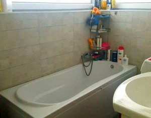 Maison 3 chambres à vendre dans Floresti