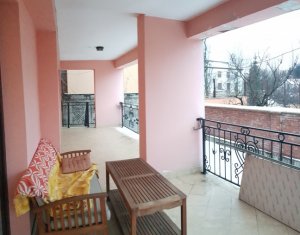 Appartement 3 chambres à louer dans Cluj-napoca, zone Zorilor