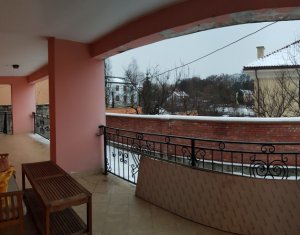 Appartement 3 chambres à louer dans Cluj-napoca, zone Zorilor