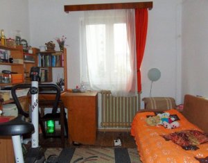 Appartement 4 chambres à vendre dans Cluj-napoca, zone Manastur