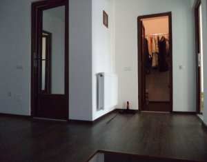 Maison 4 chambres à vendre dans Floresti