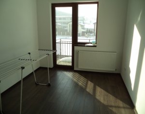 Maison 4 chambres à vendre dans Floresti