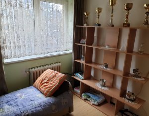 Appartement 4 chambres à vendre dans Cluj-napoca, zone Manastur