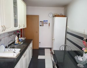Appartement 4 chambres à vendre dans Cluj-napoca, zone Manastur