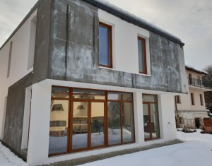 , 228m2 dans Cluj-napoca, zone Faget