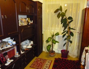 Appartement 4 chambres à vendre dans Cluj-napoca, zone Manastur