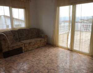 Maison 4 chambres à louer dans Floresti