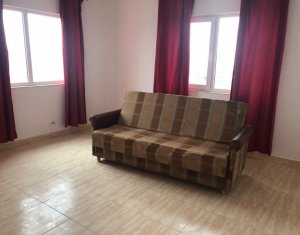 Maison 4 chambres à louer dans Floresti