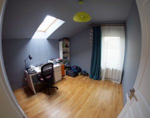 Maison 4 chambres à vendre dans Cluj-napoca, zone Buna Ziua