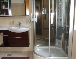 Appartement 4 chambres à louer dans Cluj-napoca, zone Centru