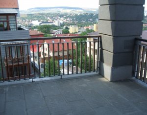 Appartement 4 chambres à louer dans Cluj-napoca, zone Centru