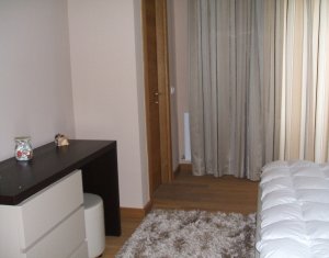 Appartement 4 chambres à louer dans Cluj-napoca, zone Centru