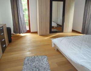 Appartement 4 chambres à louer dans Cluj-napoca, zone Centru