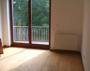 Appartement 4 chambres à louer dans Cluj-napoca, zone Centru