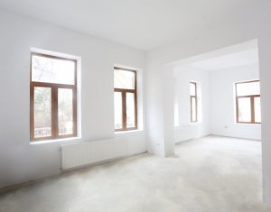 Espace Commercial à louer, 68m2 dans Cluj-napoca, zone Centru