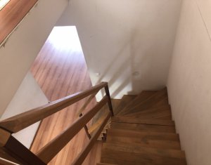 Maison 3 chambres à vendre dans Floresti