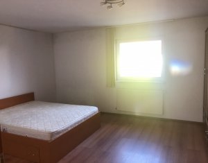 Maison 3 chambres à vendre dans Floresti