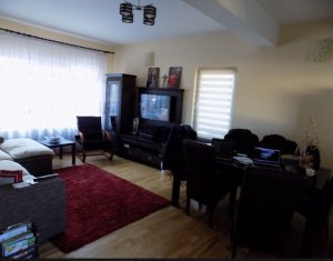 Maison 3 chambres à vendre dans Floresti