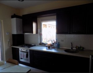 Maison 3 chambres à vendre dans Floresti