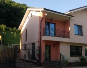 Maison 4 chambres à vendre dans Floresti